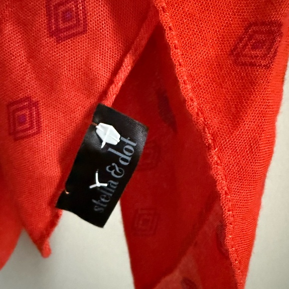 Stella & Dot Bryant Park elephant scarf. Retired. - Picture 4 of 4